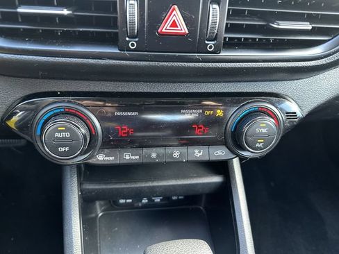 Used 2019 Kia Forte LXS FWD image 18