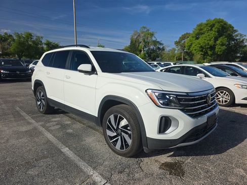 Used 2025 Volkswagen Atlas SE image 1