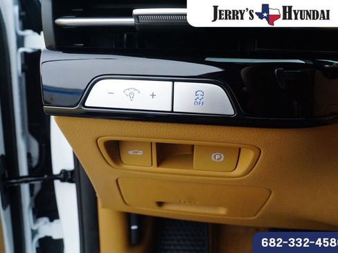 Used 2025 Genesis G80 2.5T image 15