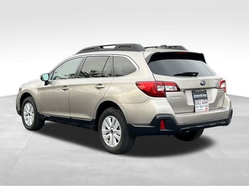Used 2019 Subaru Outback 2.5i Premium image 8
