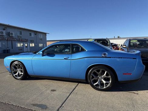 Used 2015 Dodge Challenger SXT Plus image 4