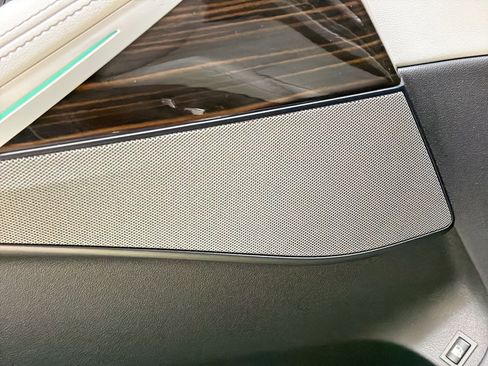 Used 2025 BMW X5 xDrive50e w/ Executive Package image 19