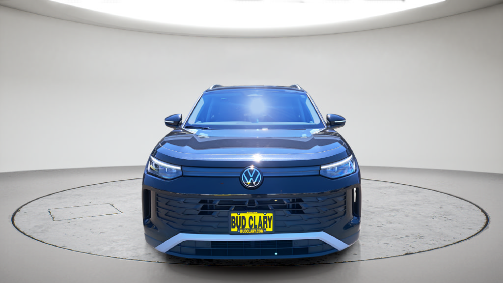 Used 2026 Volkswagen Tiguan SE AWD/4WD image 2