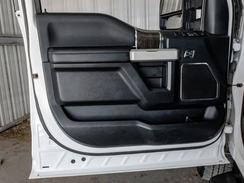 Used 2020 Ford F350 Lariat w/ Lariat Ultimate Package AWD/4WD image 43