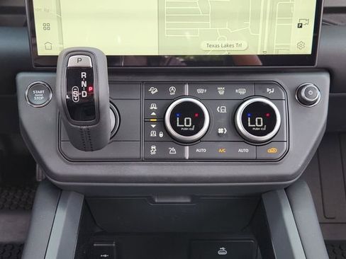 New 2026 Land Rover Defender 110 X-Dynamic SE AWD/4WD image 18