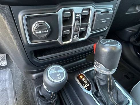 Used 2023 Jeep Gladiator Overland image 27