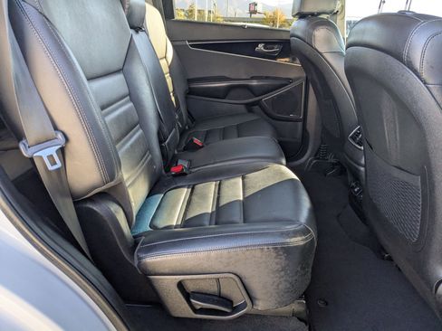 Used 2019 Kia Sorento SX w/ SX Touring Package image 18