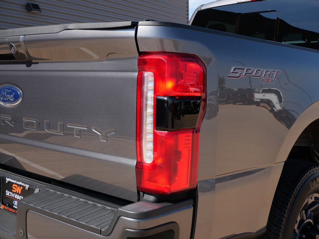Certified 2023 Ford F250 Lariat w/ Lariat Ultimate Package AWD/4WD image 11