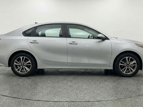 Used 2024 Kia Forte LXS image 11