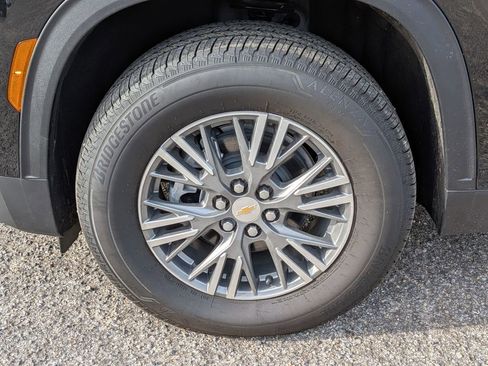 New 2026 Chevrolet Traverse LT w/ LPO, Floor Liner Package image 11