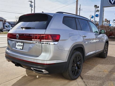 New 2026 Volkswagen Atlas SE image 5