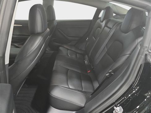 Used 2023 Tesla Model 3 Standard Range image 12