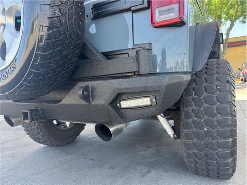 Used 2014 Jeep Wrangler Unlimited Sahara w/ Connectivity Group AWD/4WD image 29