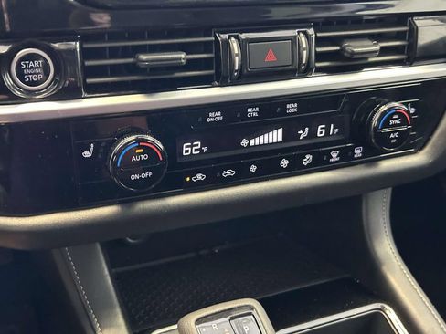 Used 2024 Nissan Pathfinder SV FWD image 23