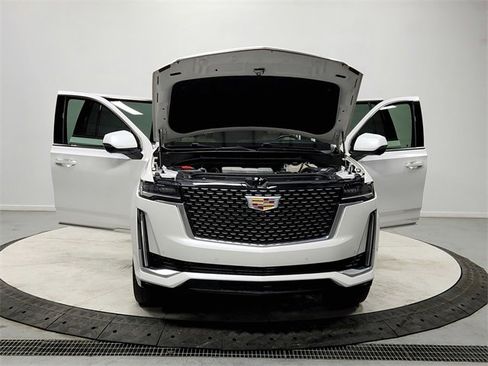 Used 2021 Cadillac Escalade ESV Premium Luxury w/ Performance Package image 10