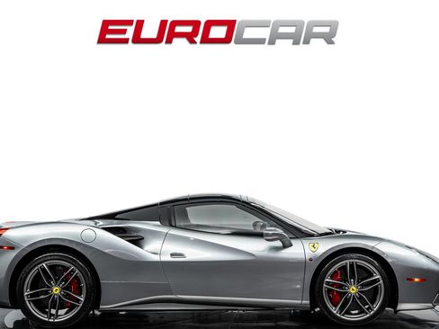 Used 2018 Ferrari 488 Spider RWD image 8