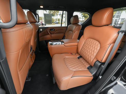 Used 2024 INFINITI QX80 Sensory image 34