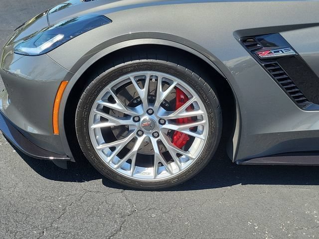 Used 2015 Chevrolet Corvette Z06 w/ 3LZ Preferred Equipment Group RWD image 9