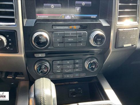 Used 2015 Ford F150 Platinum w/ Equipment Group 701A Luxury image 31