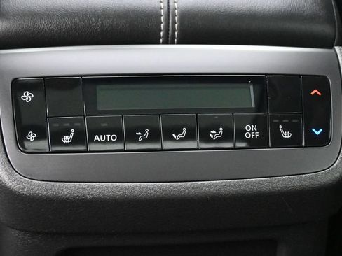 Used 2023 Nissan Pathfinder SL w/ SL Premium Package FWD image 18