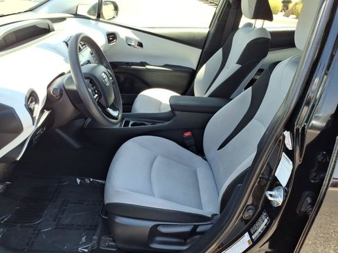 Used 2022 Toyota Prius LE FWD image 19