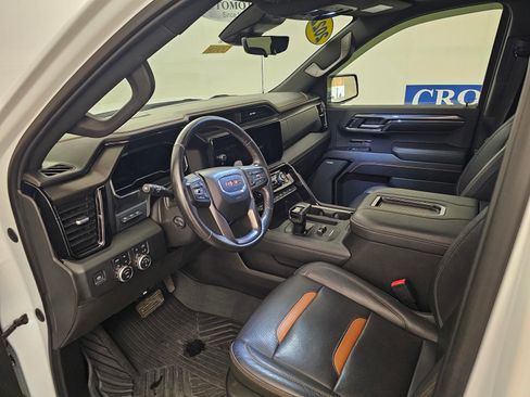 Used 2022 GMC Sierra 1500 AT4 w/ AT4 Premium Package AWD/4WD image 3