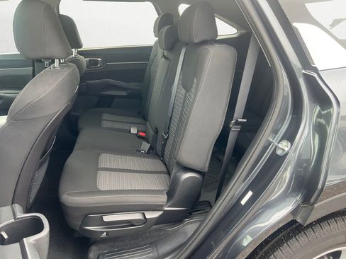 Used 2023 Kia Sorento LX image 13