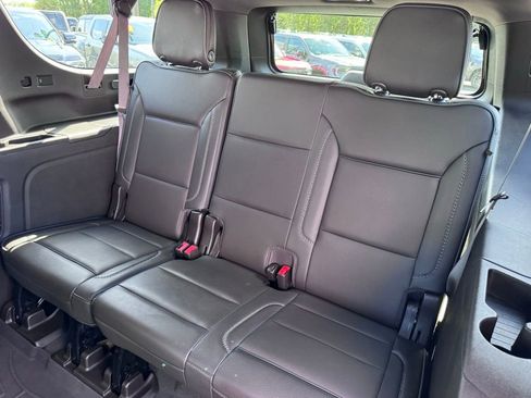 Used 2022 GMC Yukon XL Denali w/ Denali Premium Package image 35