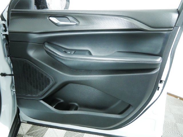 Used 2023 Jeep Grand Cherokee L Laredo AWD/4WD image 11
