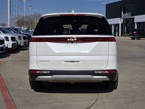 Certified 2024 Kia Carnival LX image 13