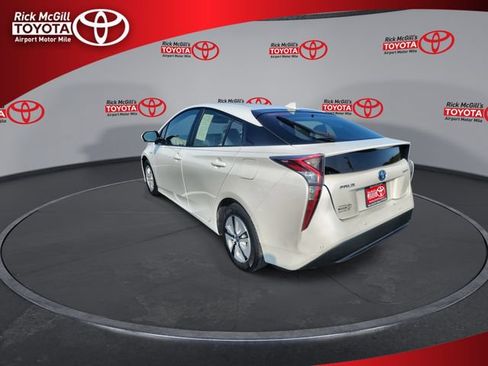 Used 2018 Toyota Prius Four FWD image 6