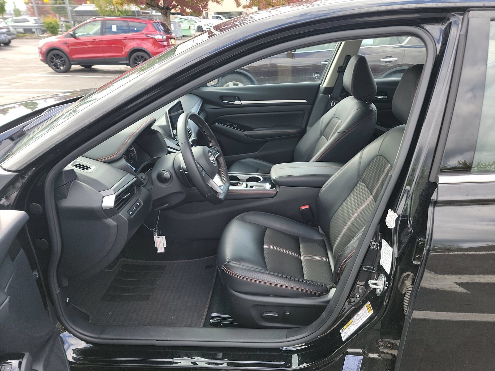 Used 2025 Nissan Altima 2.5 SR AWD/4WD image 8