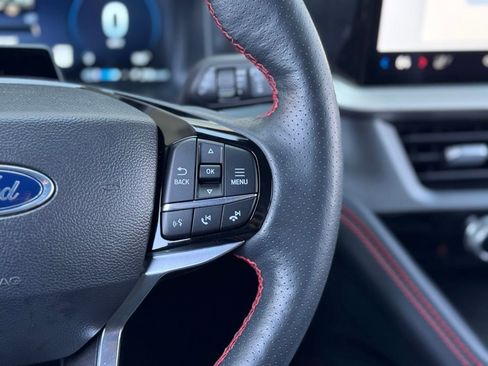 Used 2025 Ford Explorer ST-Line image 11