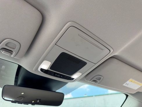 Used 2025 Honda Pilot EX-L image 28