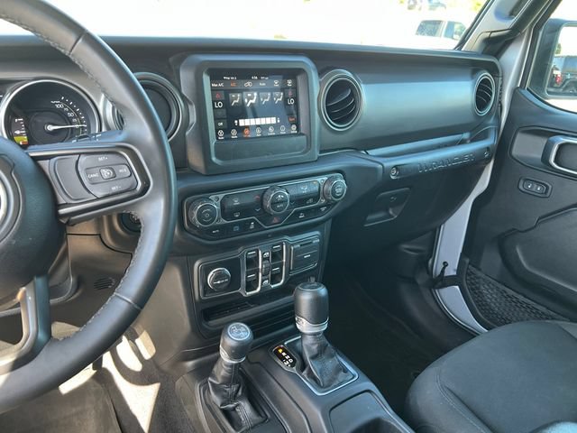 Used 2023 Jeep Wrangler Unlimited AWD/4WD image 33