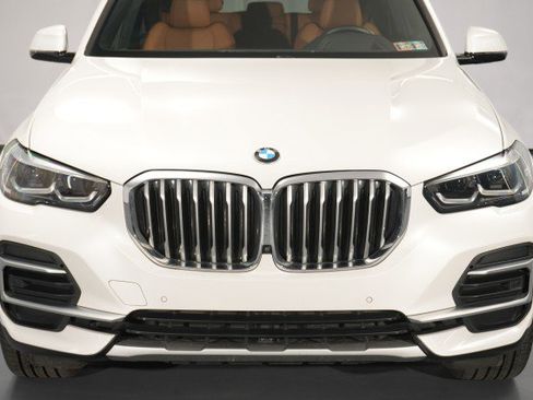 Used 2023 BMW X5 xDrive40i w/ Premium Package image 9