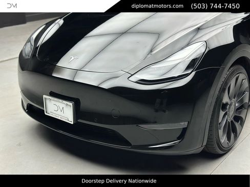 Used 2022 Tesla Model Y Performance image 13
