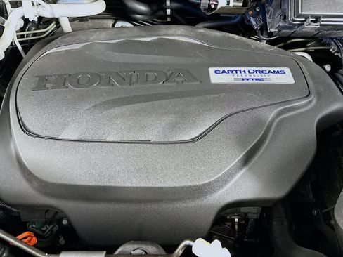 Used 2016 Honda Pilot Touring image 9