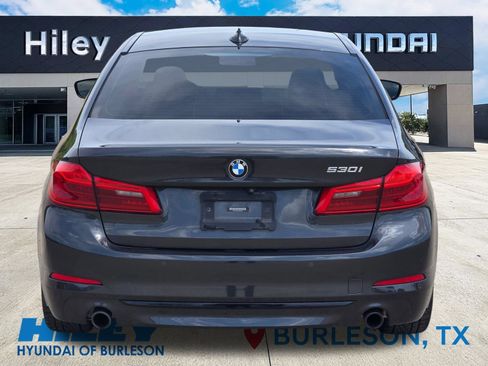 Used 2020 BMW 530i w/ Premium Package RWD image 6