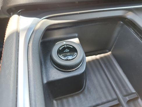 Used 2025 Ford Expedition Active RWD image 24