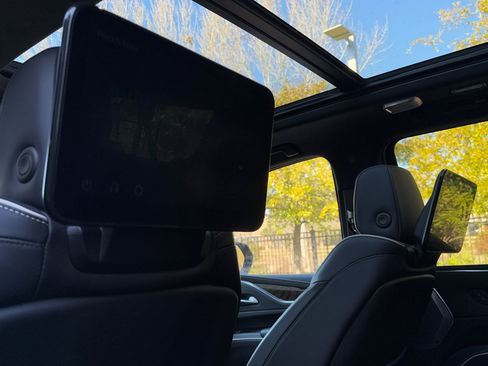 Certified 2024 Cadillac Escalade ESV Premium Luxury Platinum image 80