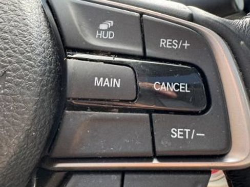 Used 2018 Honda Accord Touring image 10