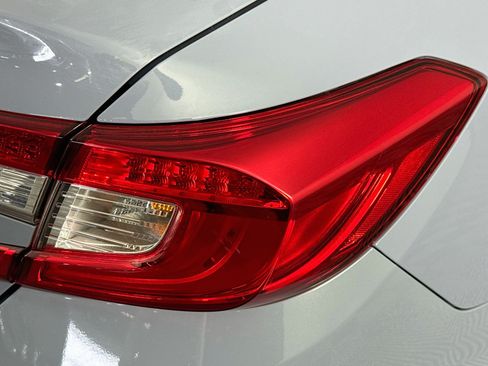 Used 2022 Honda Accord Touring image 32