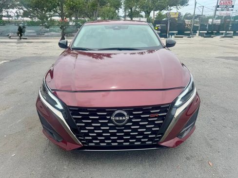 Used 2025 Nissan Altima 2.5 SR FWD image 7