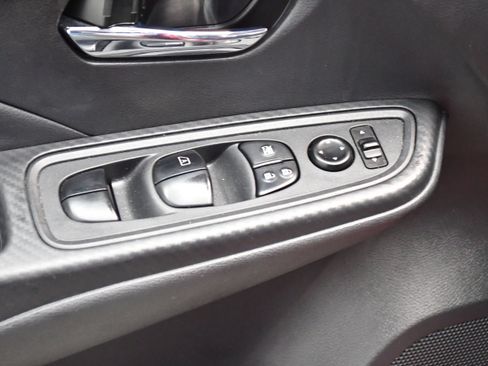 Used 2025 Nissan Versa SV FWD image 15