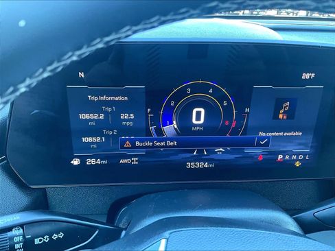 Used 2025 Chevrolet Traverse LT image 26