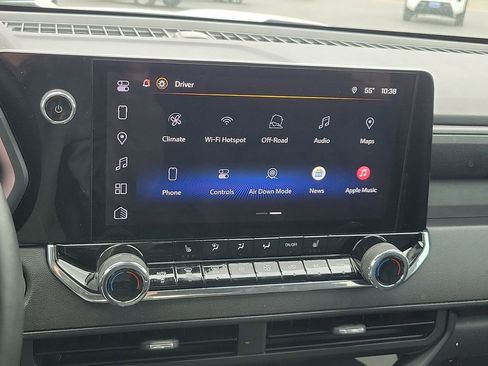 Used 2025 Chevrolet Colorado Trail Boss image 15