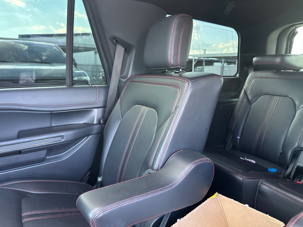 Used 2024 Ford Expedition Limited RWD image 8