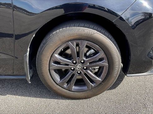 Used 2024 Toyota Sienna XSE image 5