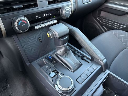 New 2026 Toyota Tacoma SR AWD/4WD image 18